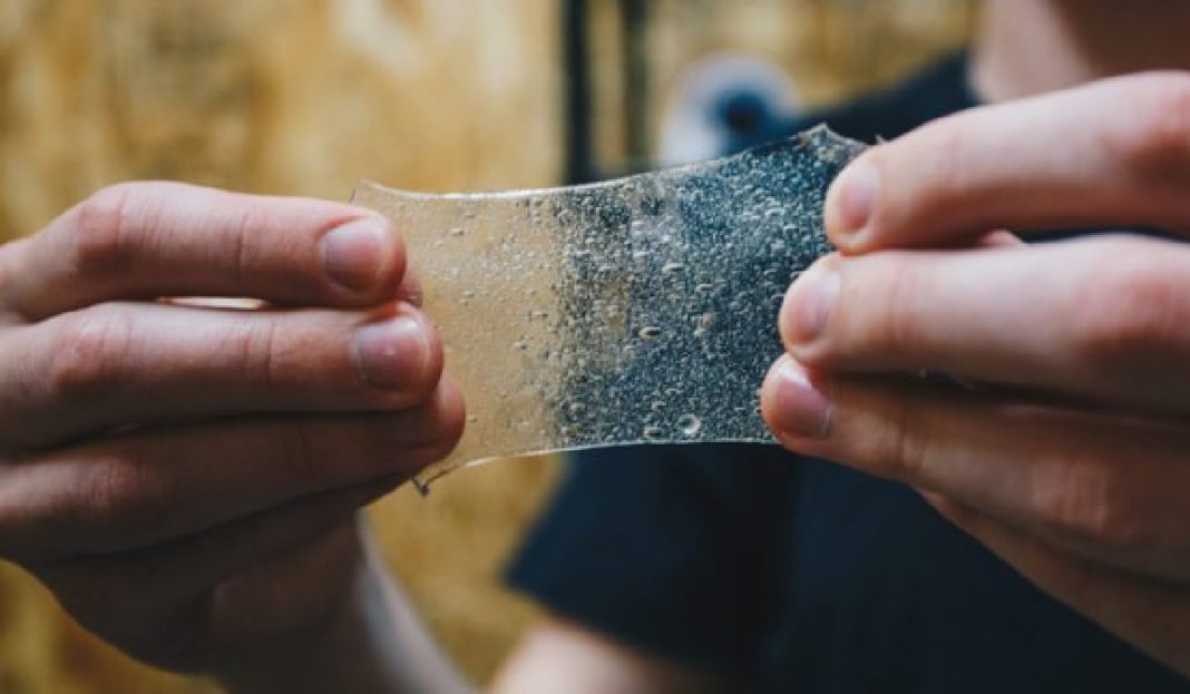 3 dissolving plastic