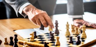 A dilemma for all startup CEO’s: boss or a leader boss or a leader